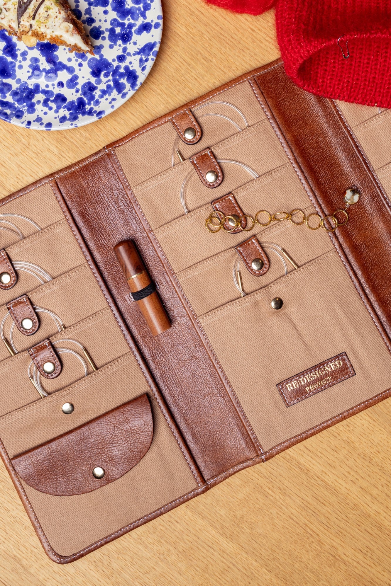 PROJECT Project 82 Needle Case Walnut/Gold