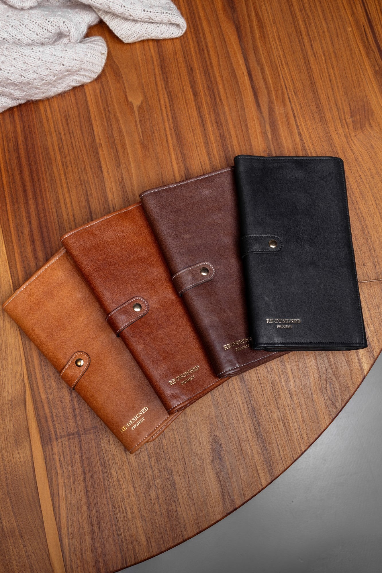 PROJECT Project 82 Needle Case Walnut/Gold