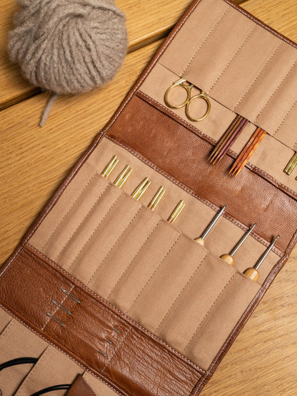 PROJECT Project 14 Needle Case Walnut/Gold