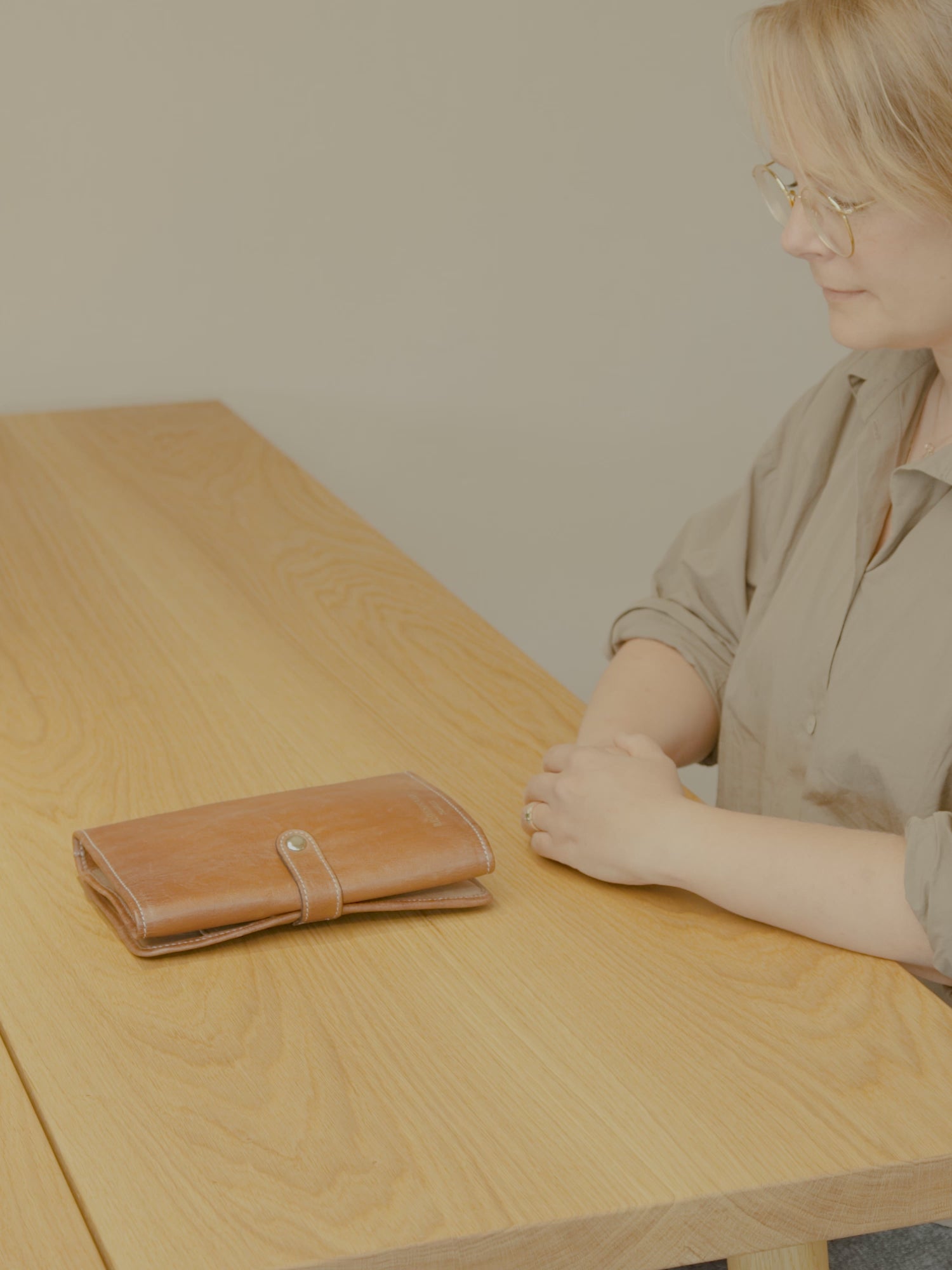 PROJECT Project 7 Needle Case Walnut/Gold