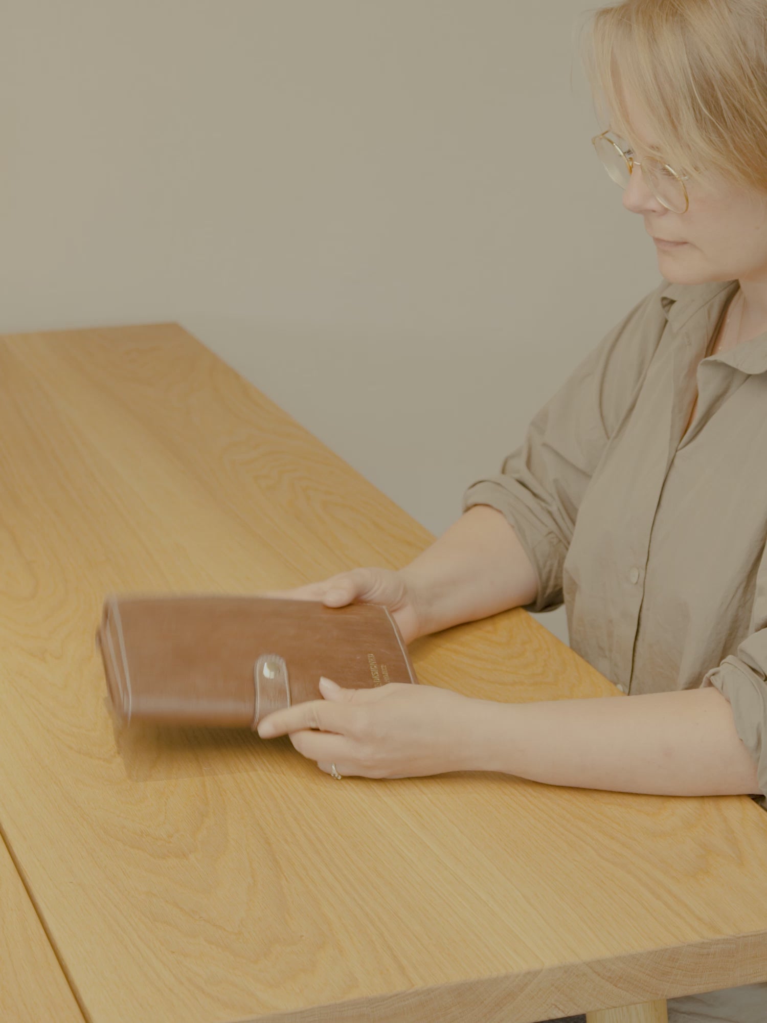 PROJECT Project 14 Needle Case Walnut/Gold